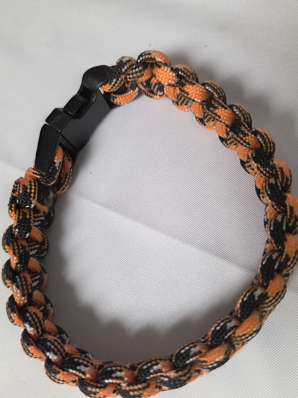 Handmade Braided Paracord Bracelet in Orange and‎ Black Size 9